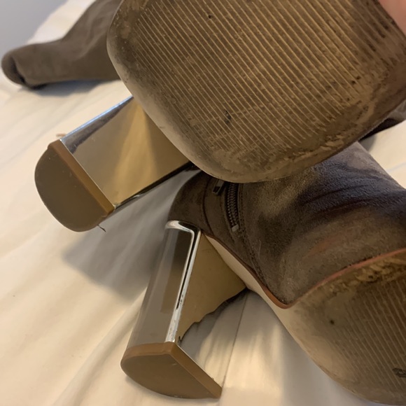 Over the knee boots with lace up back and zipper - Picture 4 of 7